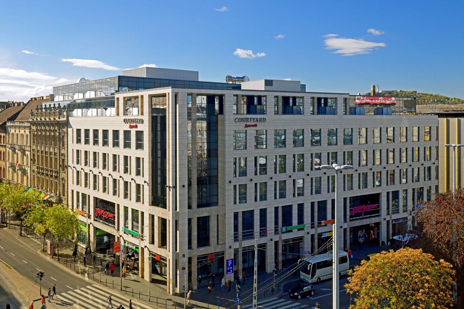 布達佩斯 Courtyard by Marriott Budapest City Center 位於大環路上的酒店外觀