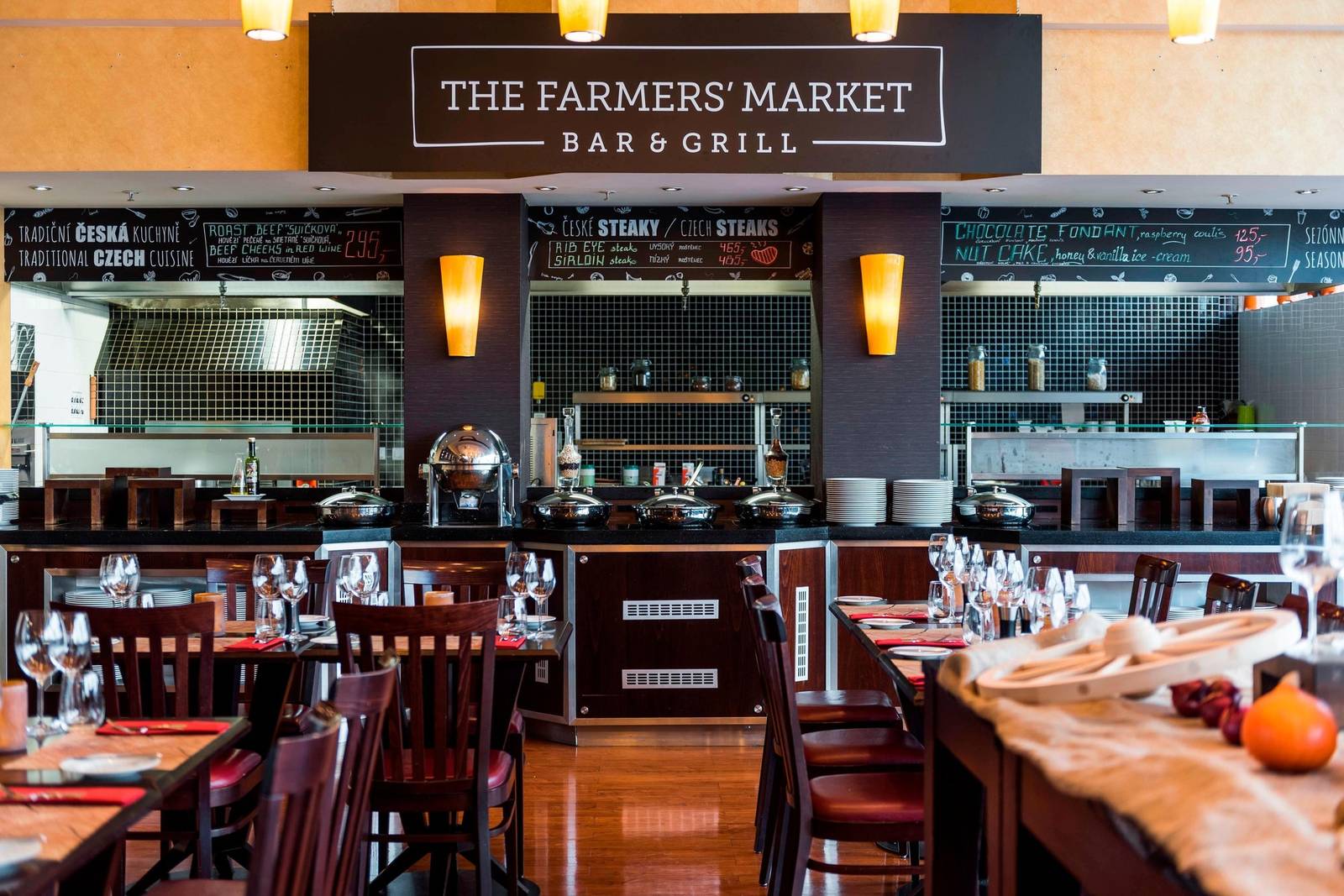 布拉格 Courtyard Prague City The Farmers' Market Bar & Grill 開放式廚房