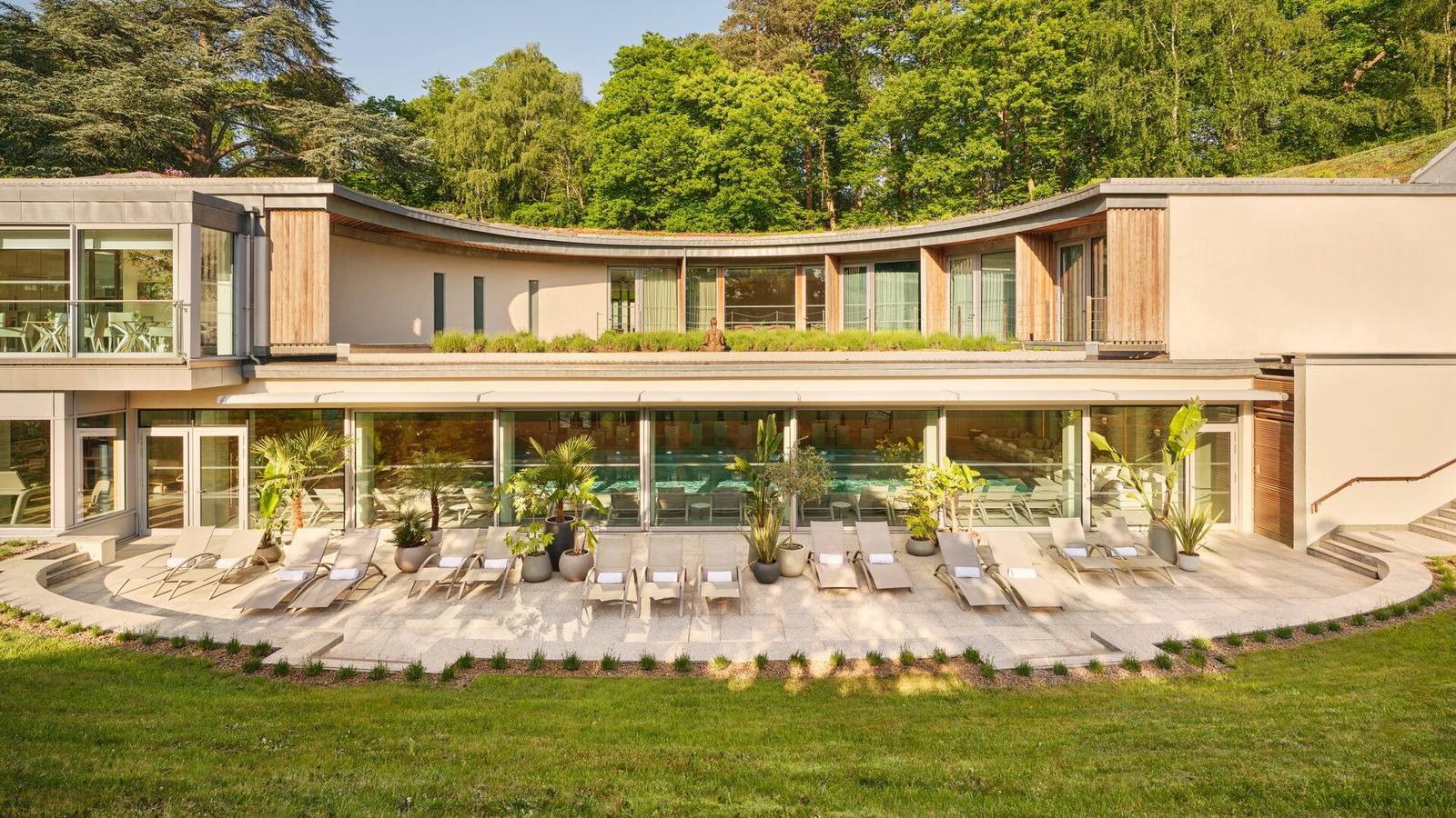 Coworth Park Spa 外觀與日光露台