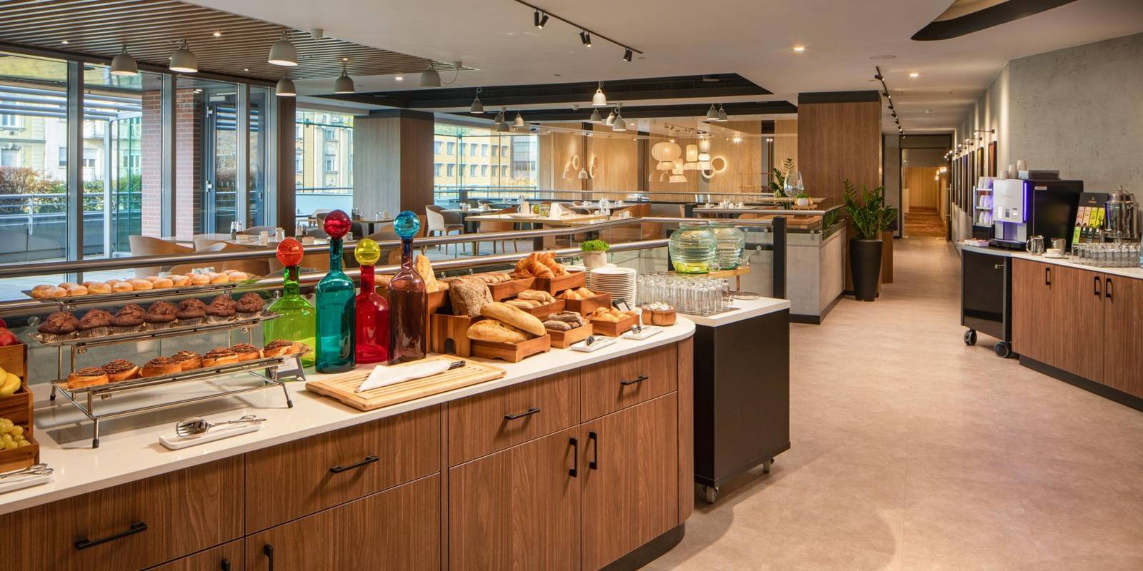 Crowne Plaza Budapest 早餐區