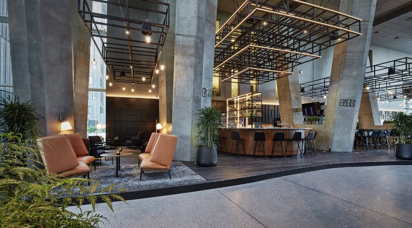 哥本哈根皇冠假日酒店 Towers 中庭裡的 BARK 酒吧座位