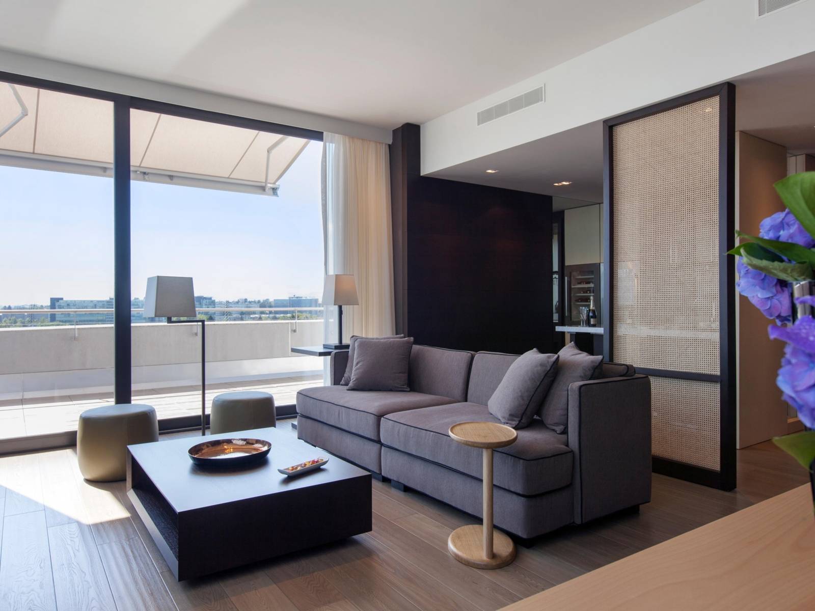 日內瓦 Crowne Plaza Geneva King Club Suite 起居區與露台