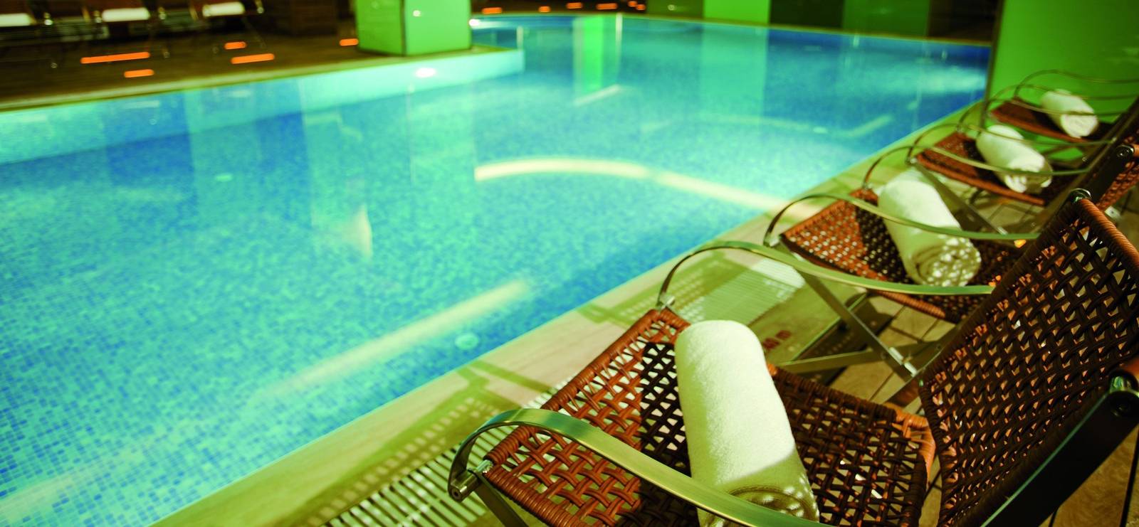 伊斯坦堡 Crowne Plaza Harbiye 室內溫水泳池