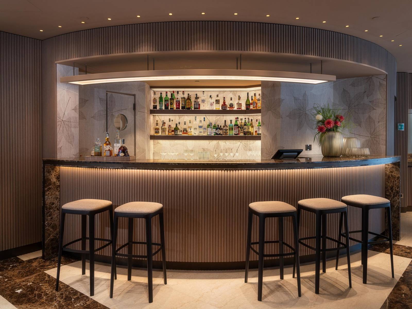 Crowne Plaza Milan City Metropolitan Lounge Bar 吧檯