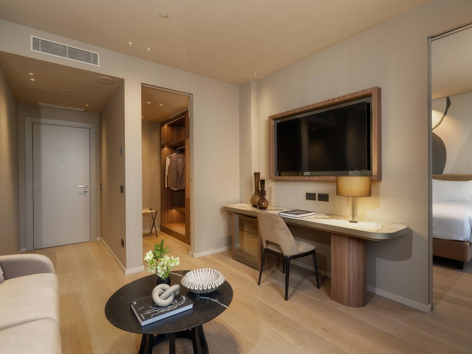 Crowne Plaza Milan City 套房起居區
