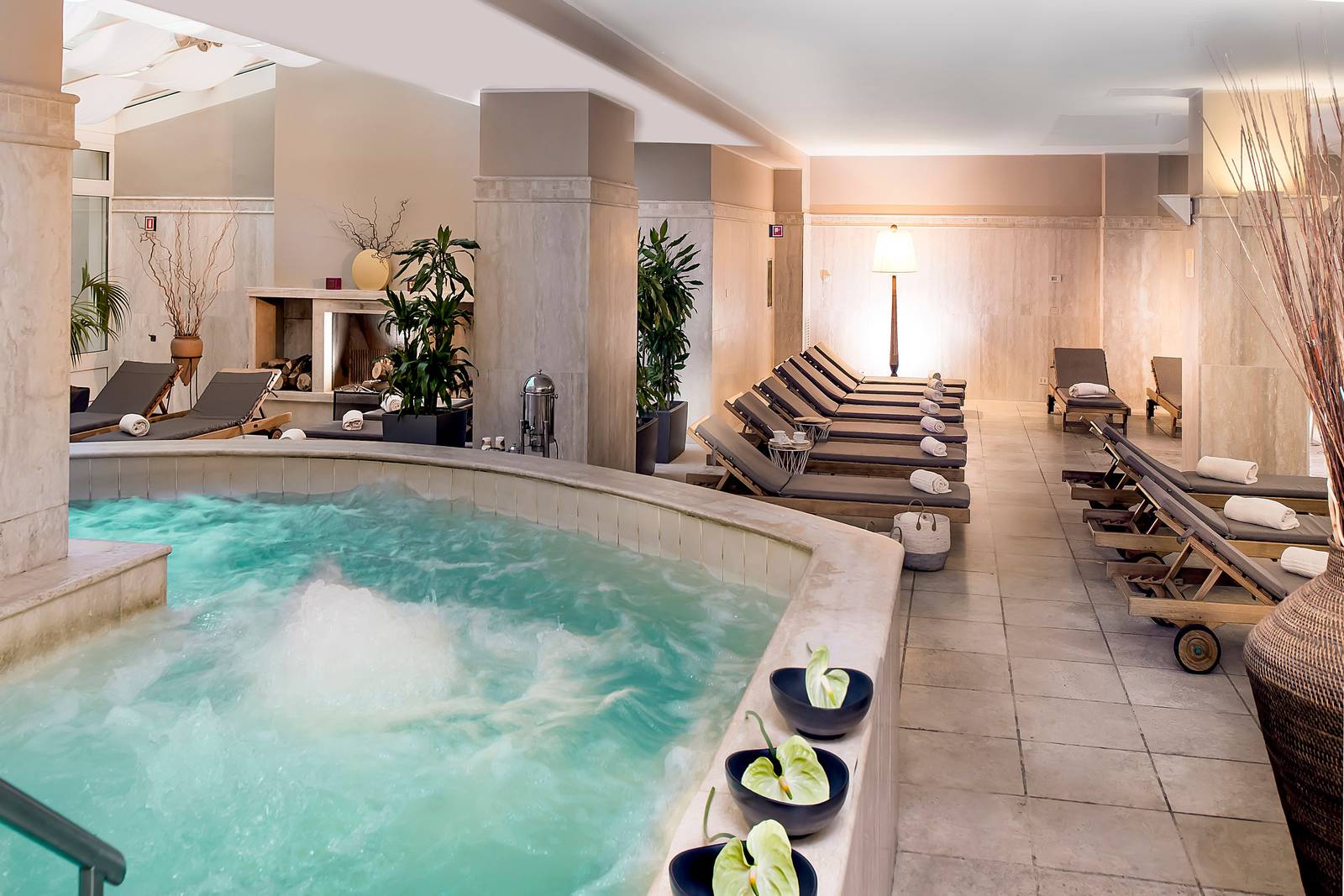 羅馬 Crowne Plaza Rome - St. Peter's Spa 按摩池與躺椅區