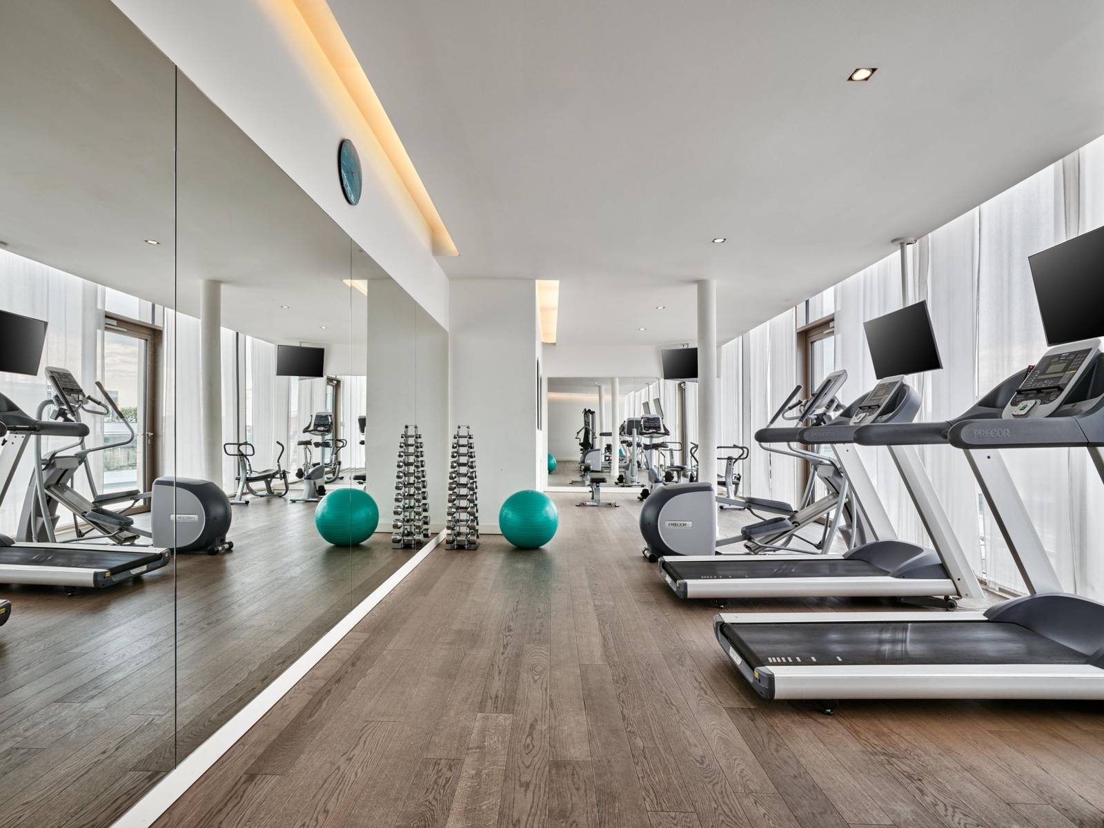 維也納 Crowne Plaza Vienna 頂樓健身房