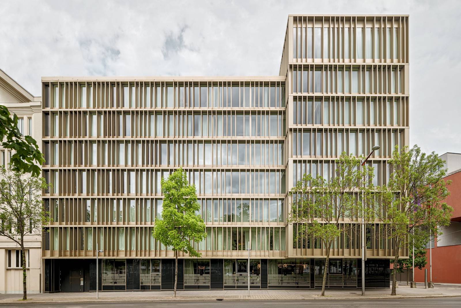 維也納 Crowne Plaza Vienna 由 David Chipperfield 設計的建築立面