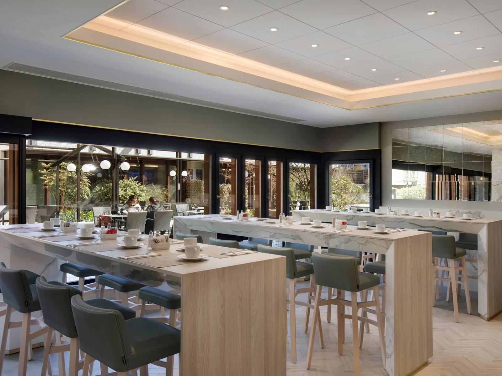Restaurant West 早餐用餐區