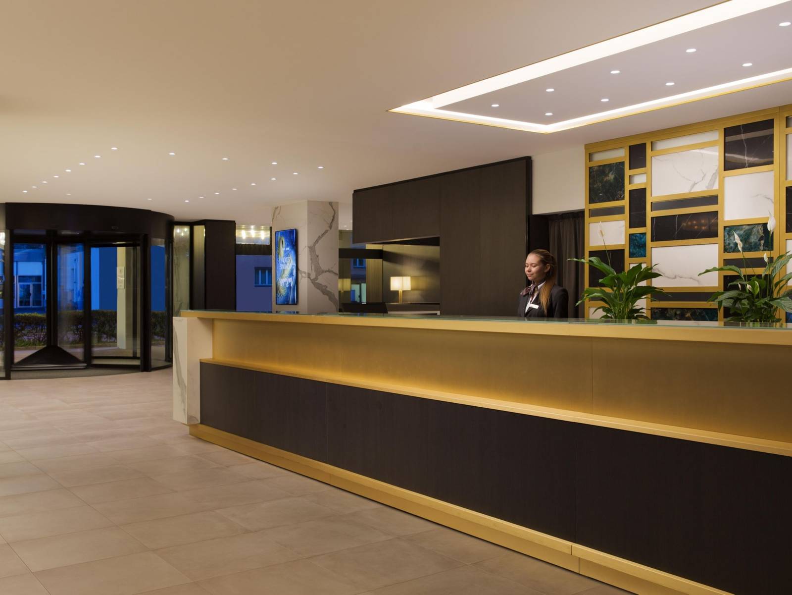 蘇黎世 Crowne Plaza Zurich 大廳與櫃檯
