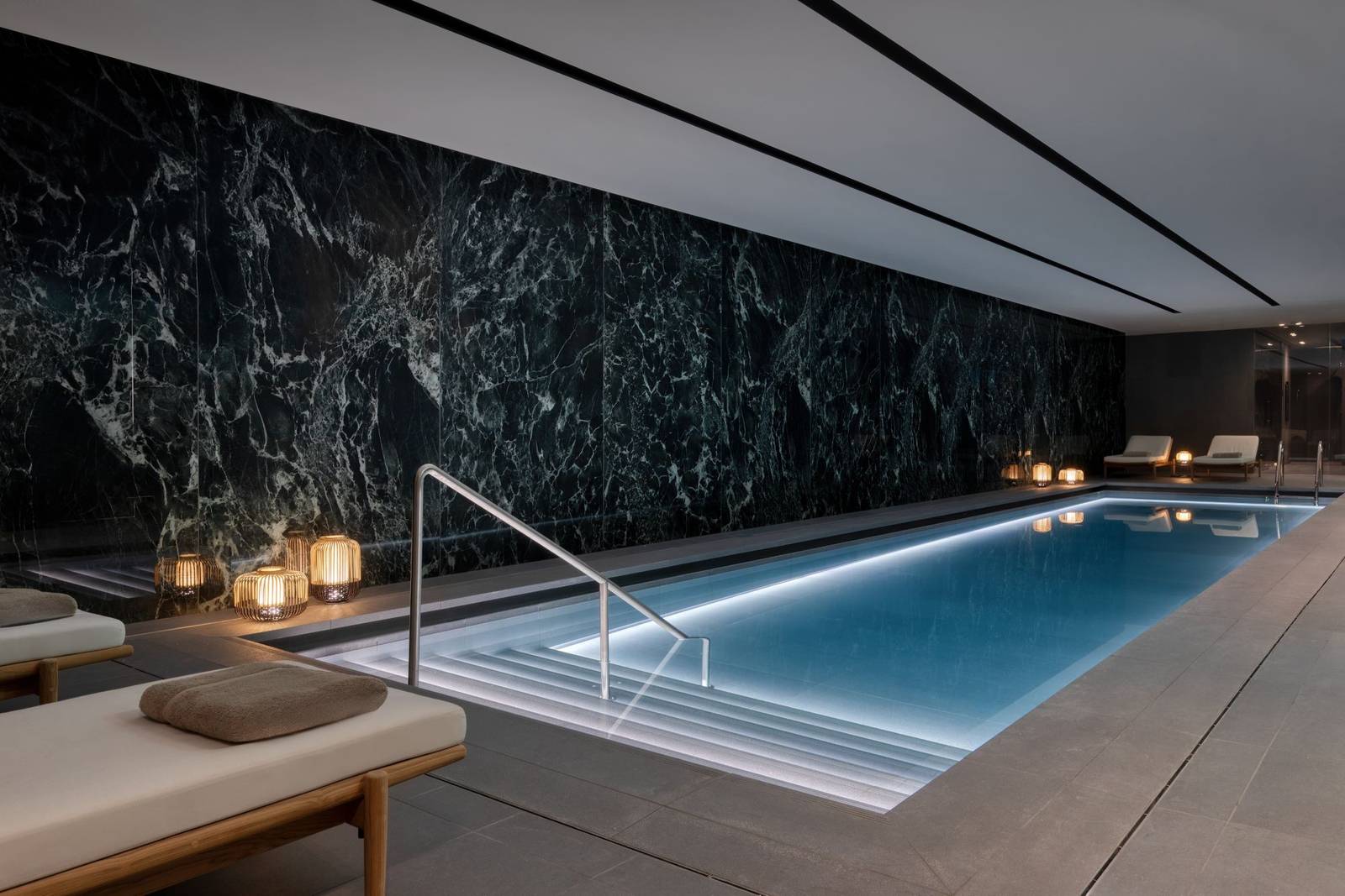 Dorothea Hotel Spa 的 15 公尺室內泳池