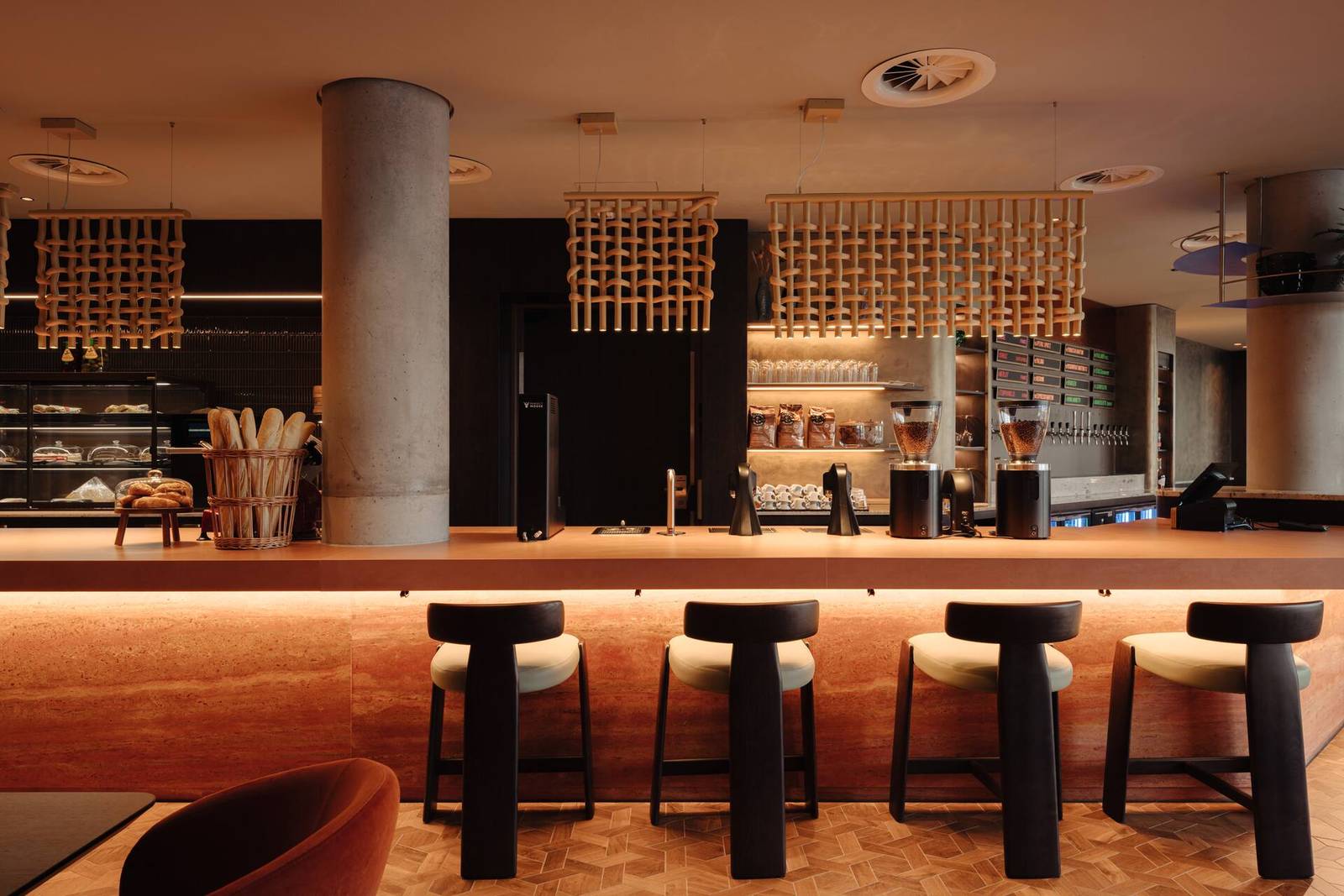 阿姆斯特丹中央車站希爾頓逸林酒店 WE ARE EDN Bar 吧台