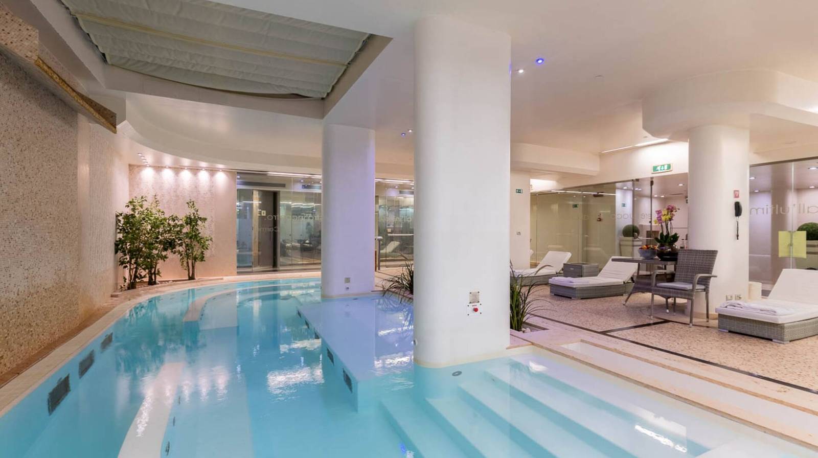 佛羅倫斯 DoubleTree Metropole 室內溫水按摩池