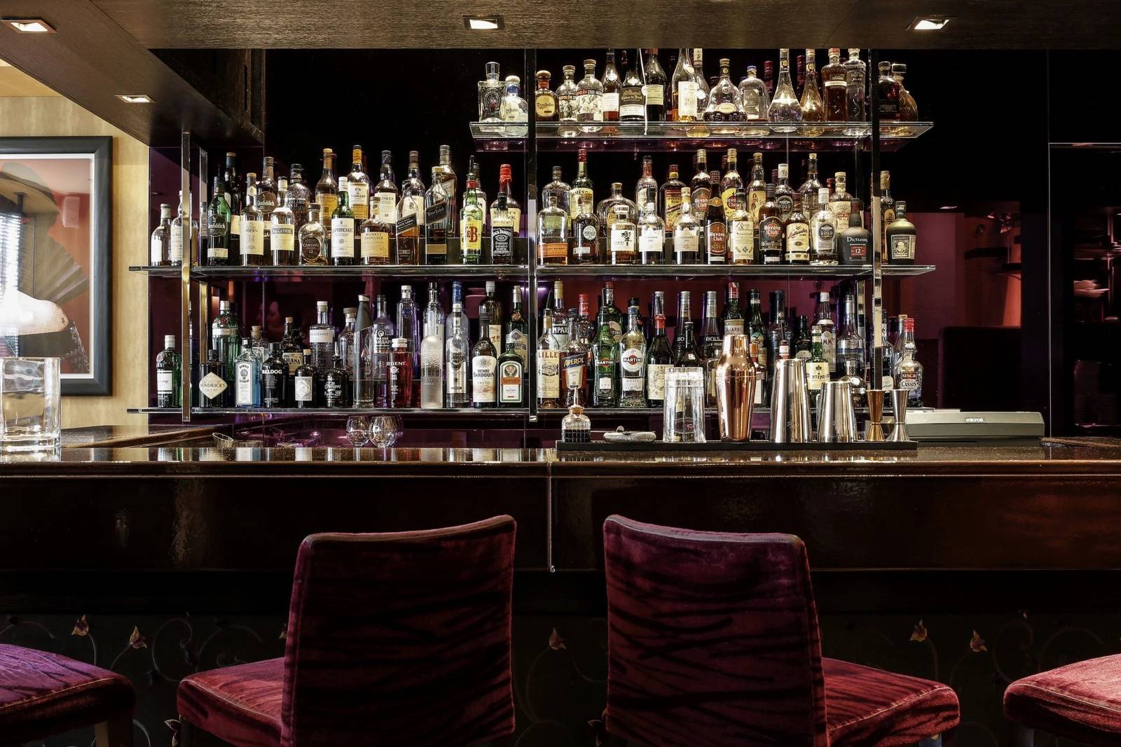 日內瓦 Eastwest Hotel 酒吧吧檯與酒櫃