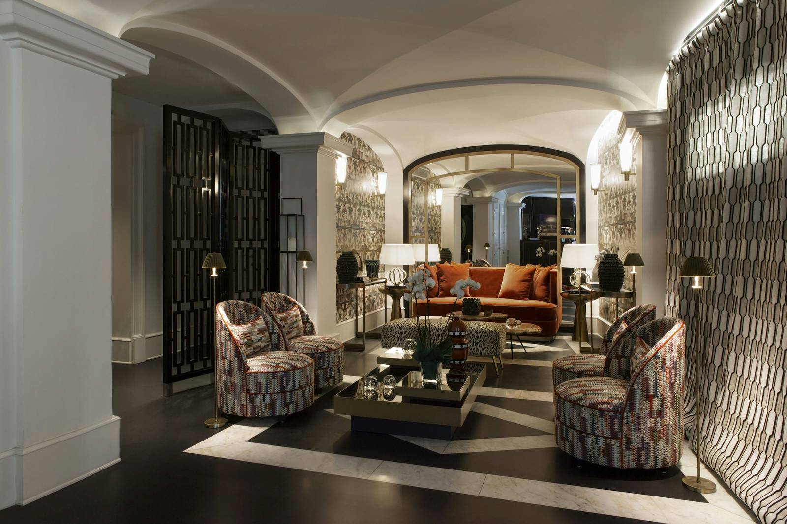 Eight Hotel Portofino 拱頂大廳與交誼廳