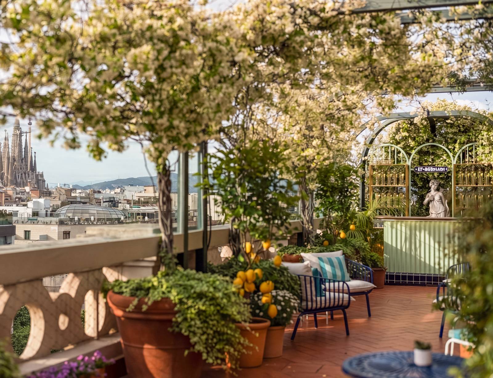El Palace Barcelona 頂樓花園露台座位