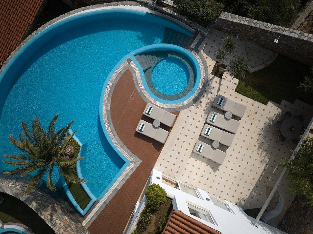 Elounda Gulf Villas 主泳池空拍