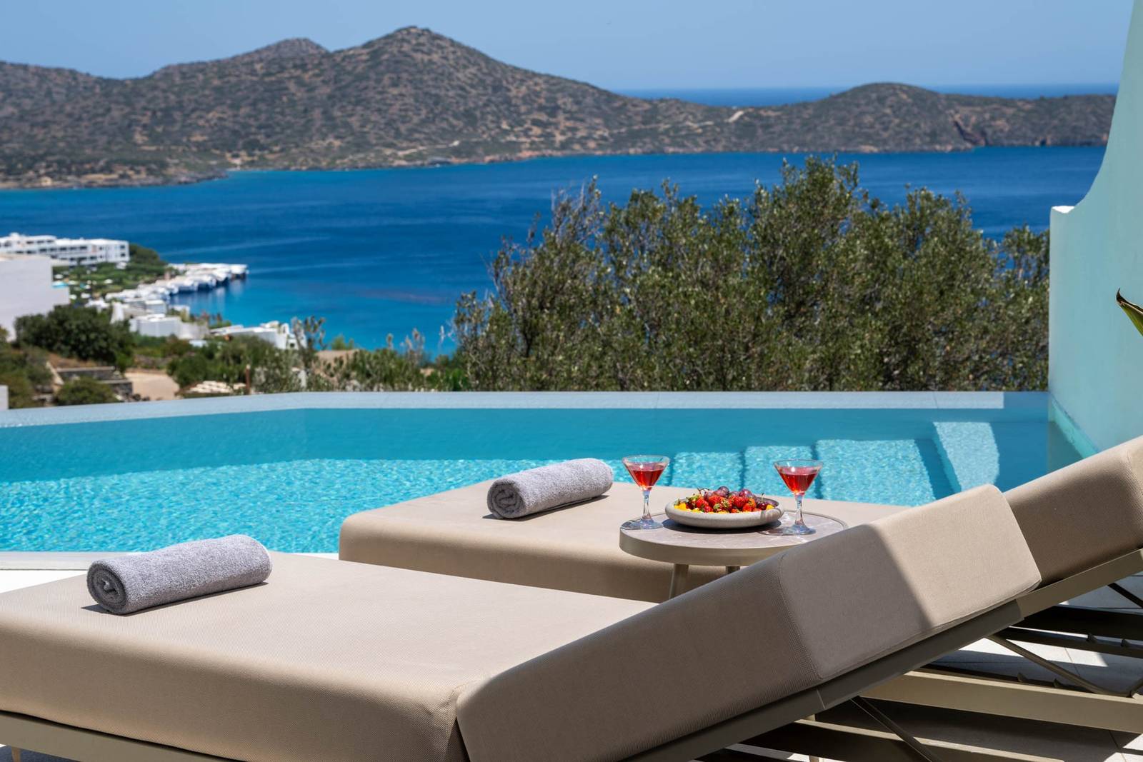 Elounda Gulf Villas 套房私人泳池與米拉貝洛灣海景