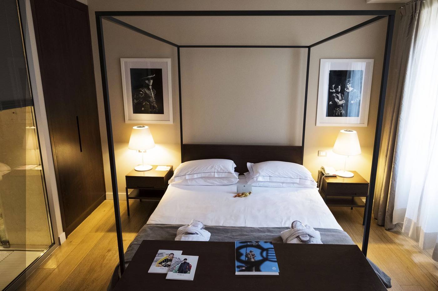 Escalus Luxury Suites Junior Suite Design 四柱床