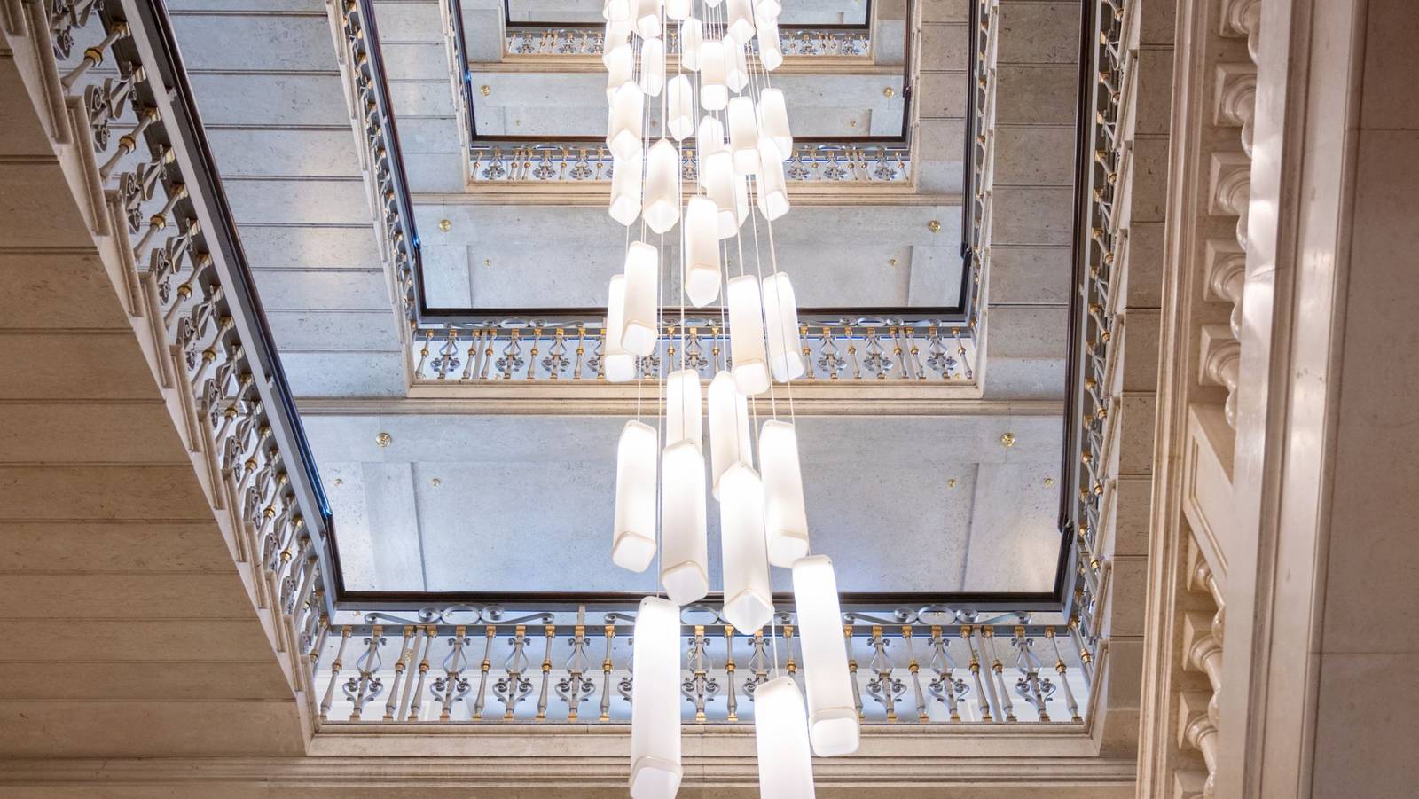 Excelsior Hotel Gallia 大廳的獅子樓梯