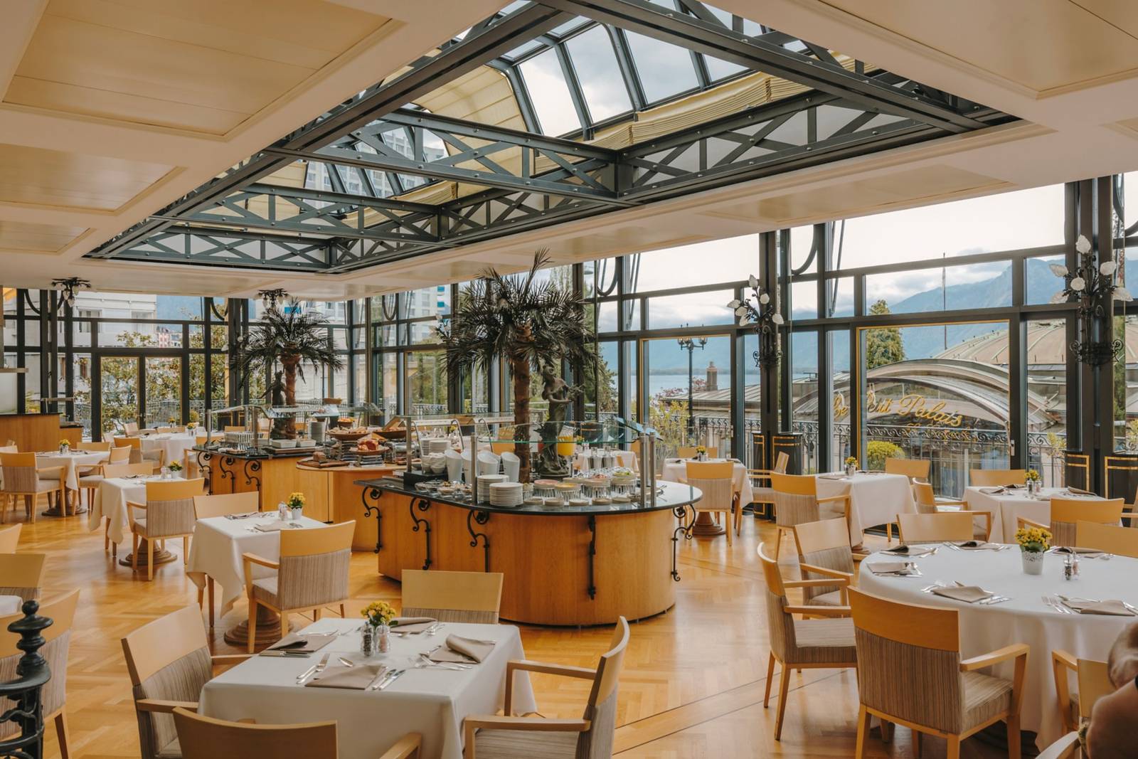 Montreux Palace 玻璃屋頂餐廳