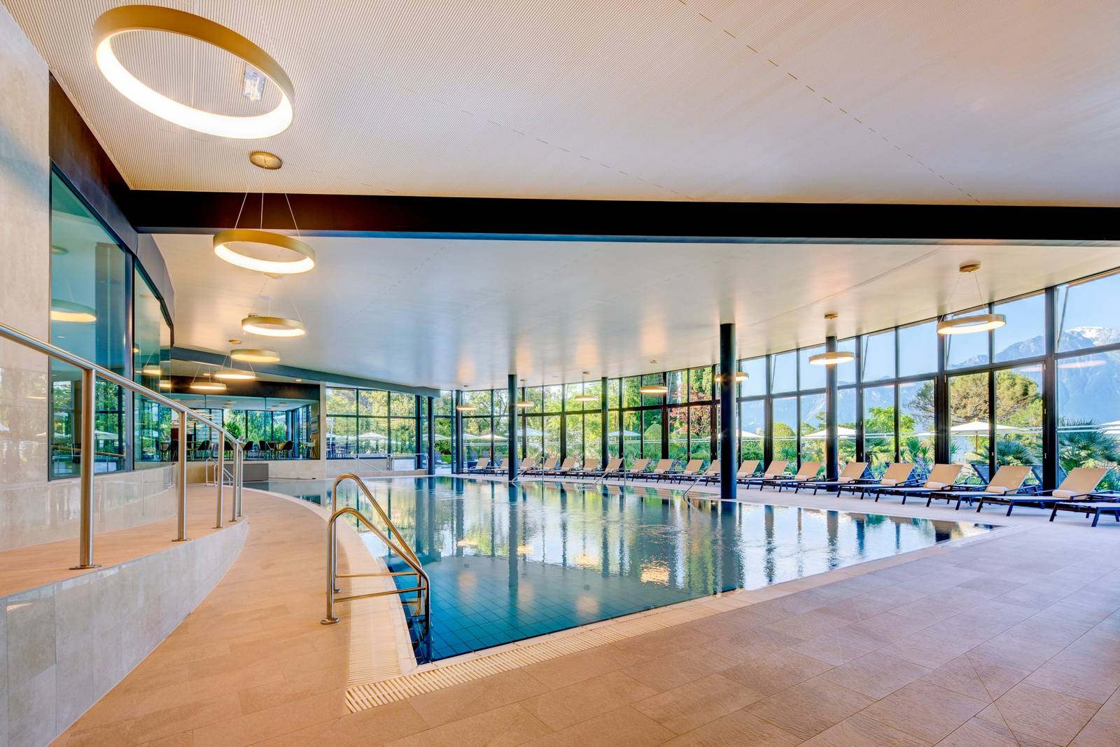 Montreux Palace 室內溫水泳池