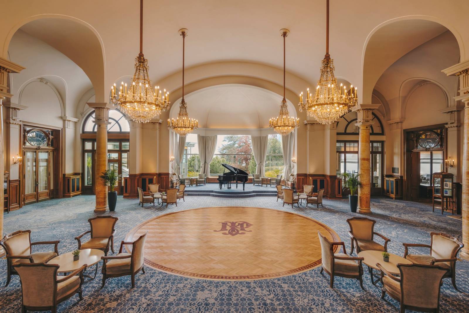 Montreux Palace 美好年代大廳沙龍