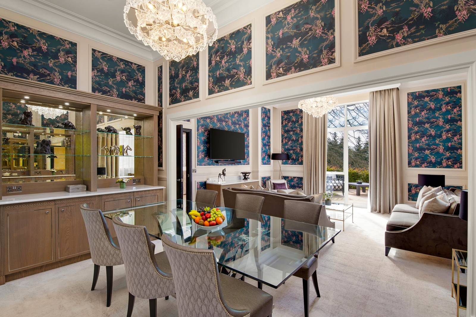 溫莎 Fairmont Windsor Park 套房餐廳與起居區