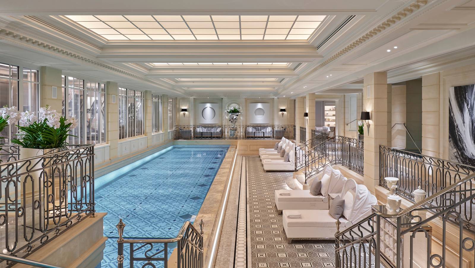 巴黎喬治五世四季酒店 Spa 室內泳池