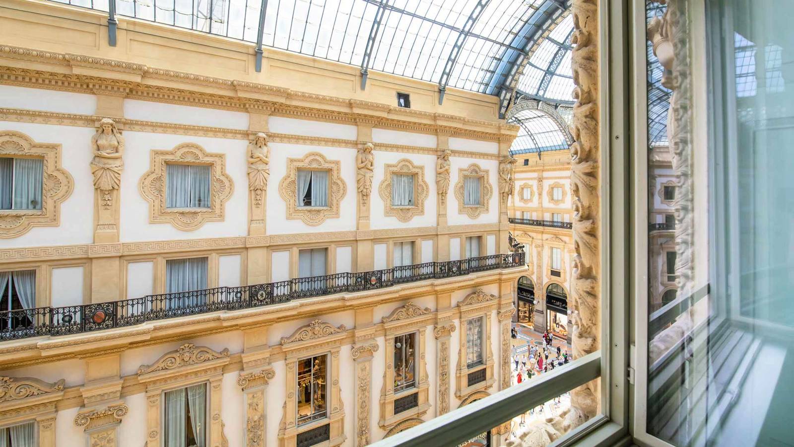 Galleria Vik Milano 客房窗外的艾曼紐二世迴廊
