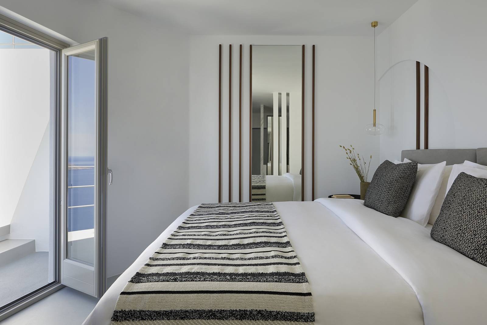 Grace Hotel Infinity Suite 臥室