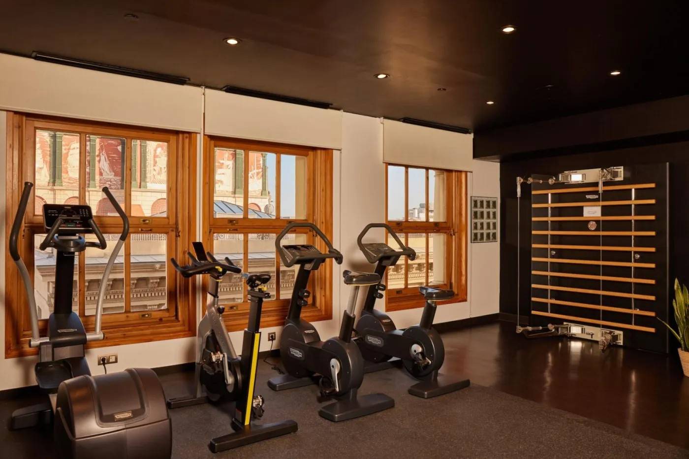 Grand Hotel Central 健身房