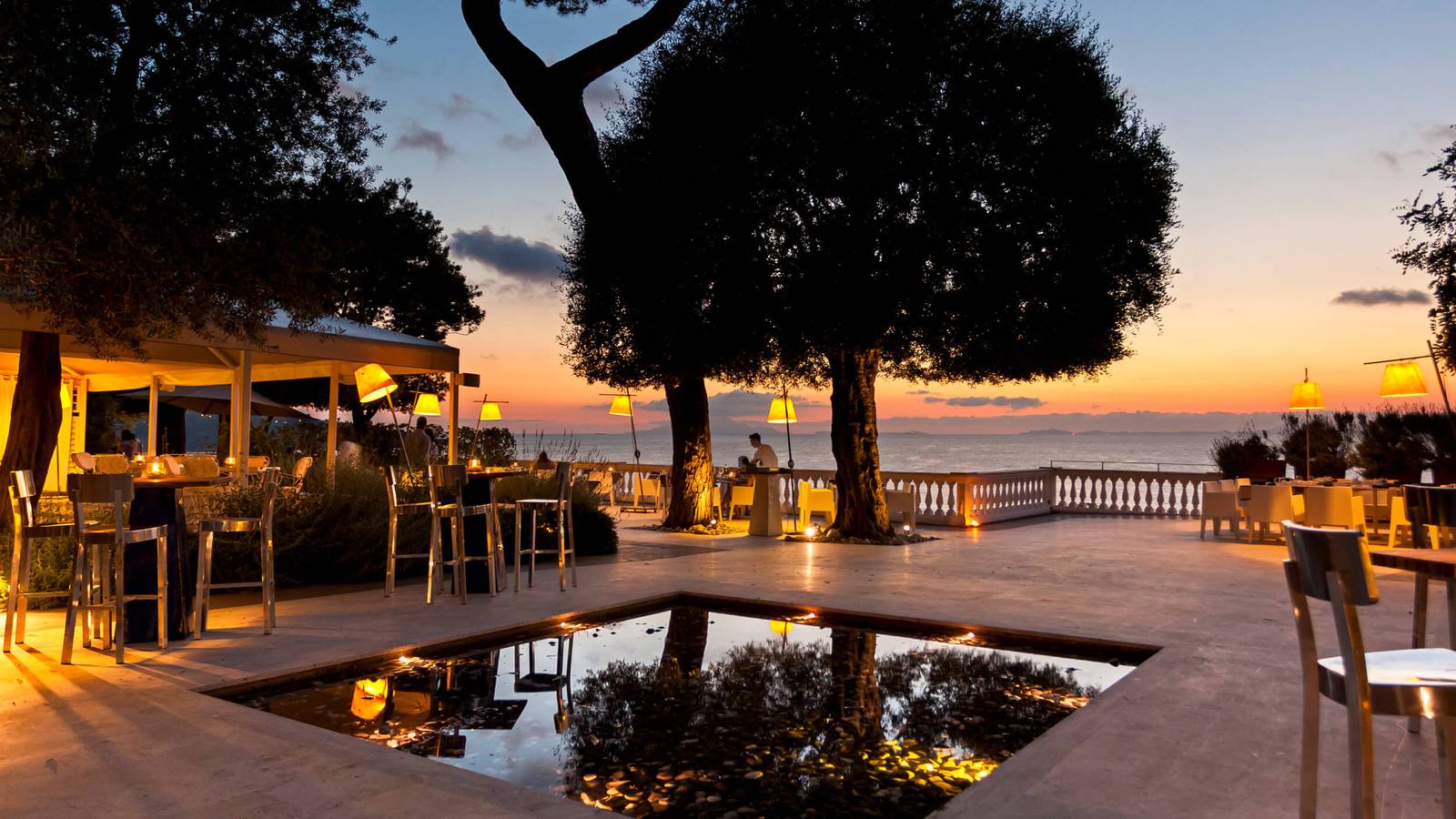 Grand Hotel Cocumella Coku 夕陽海景露台