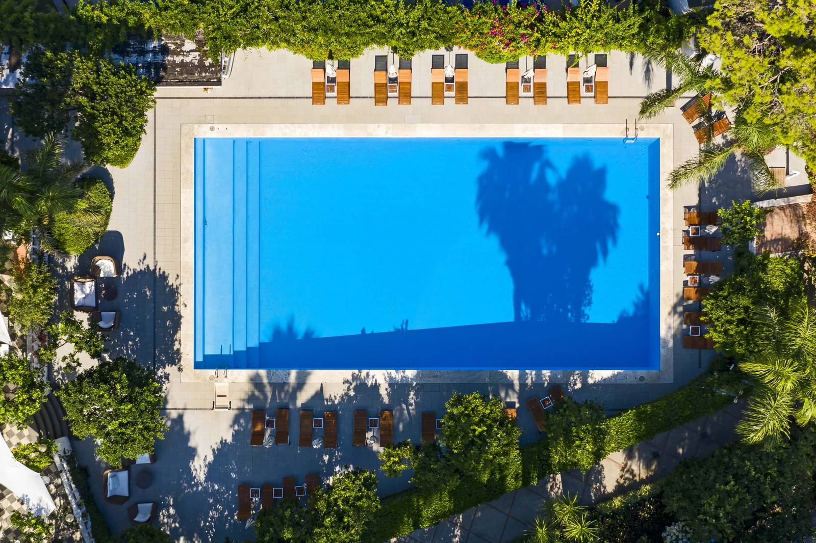 Grand Hotel Cocumella 花園泳池空拍