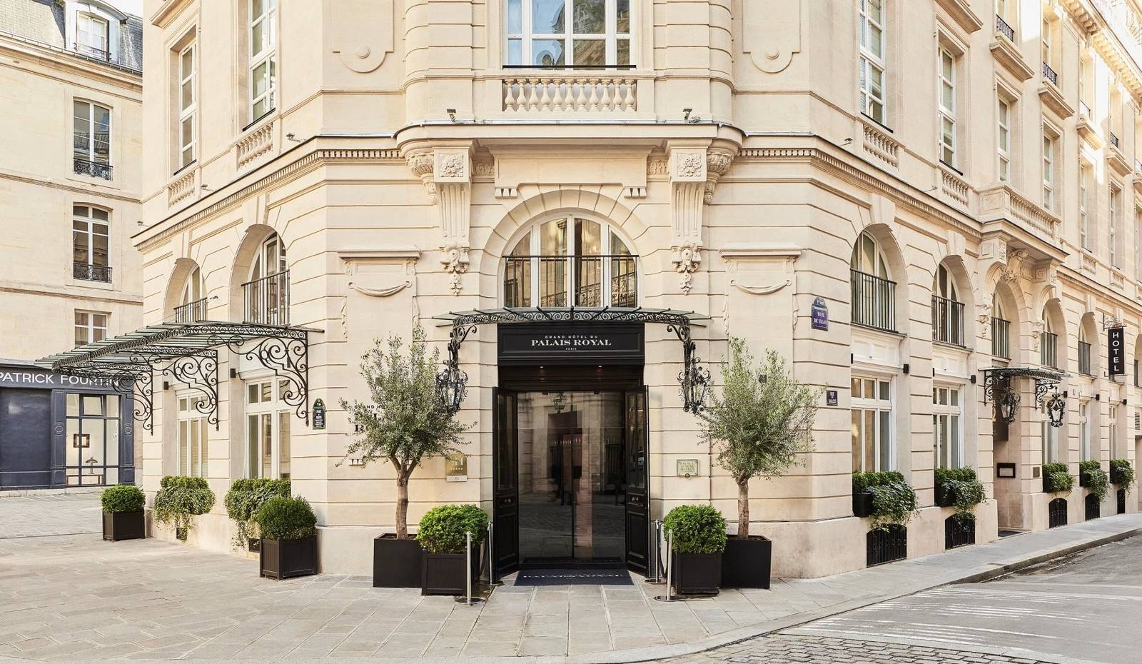 巴黎 Grand Hôtel du Palais Royal 石造立面與入口