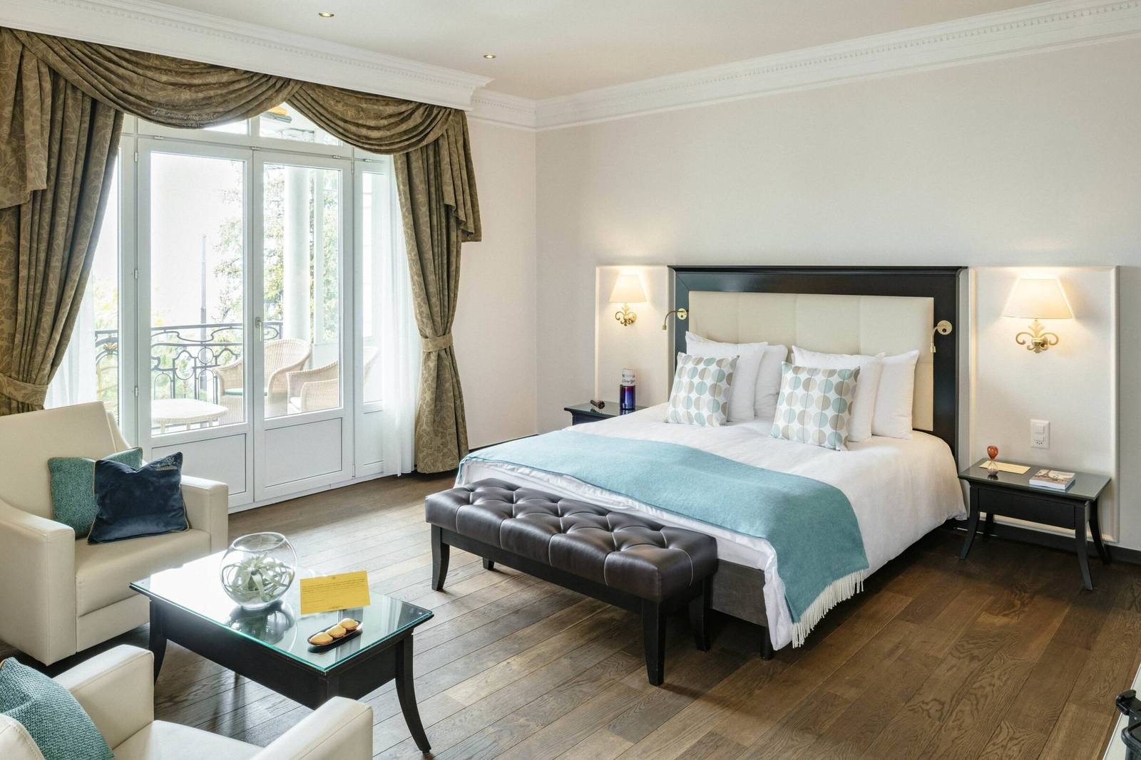 Grand Hotel Suisse Majestic Junior Suite 起居區與臥室