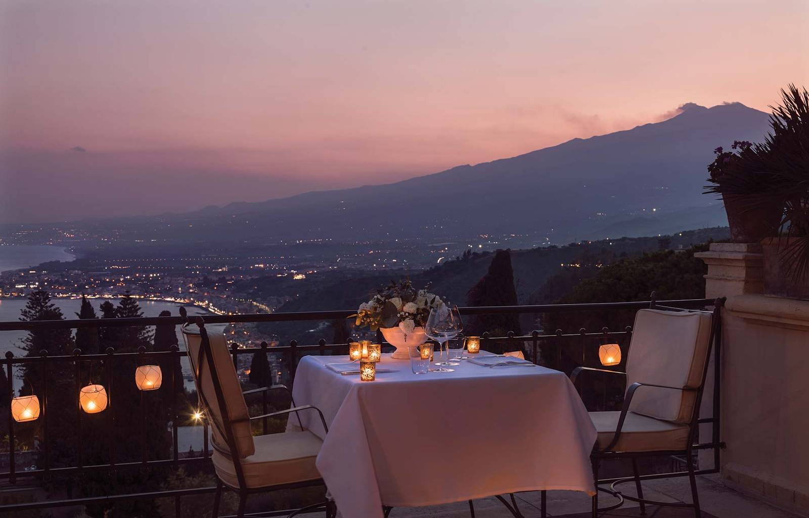 Grand Hotel Timeo 露台燭光晚餐與埃特納火山暮色