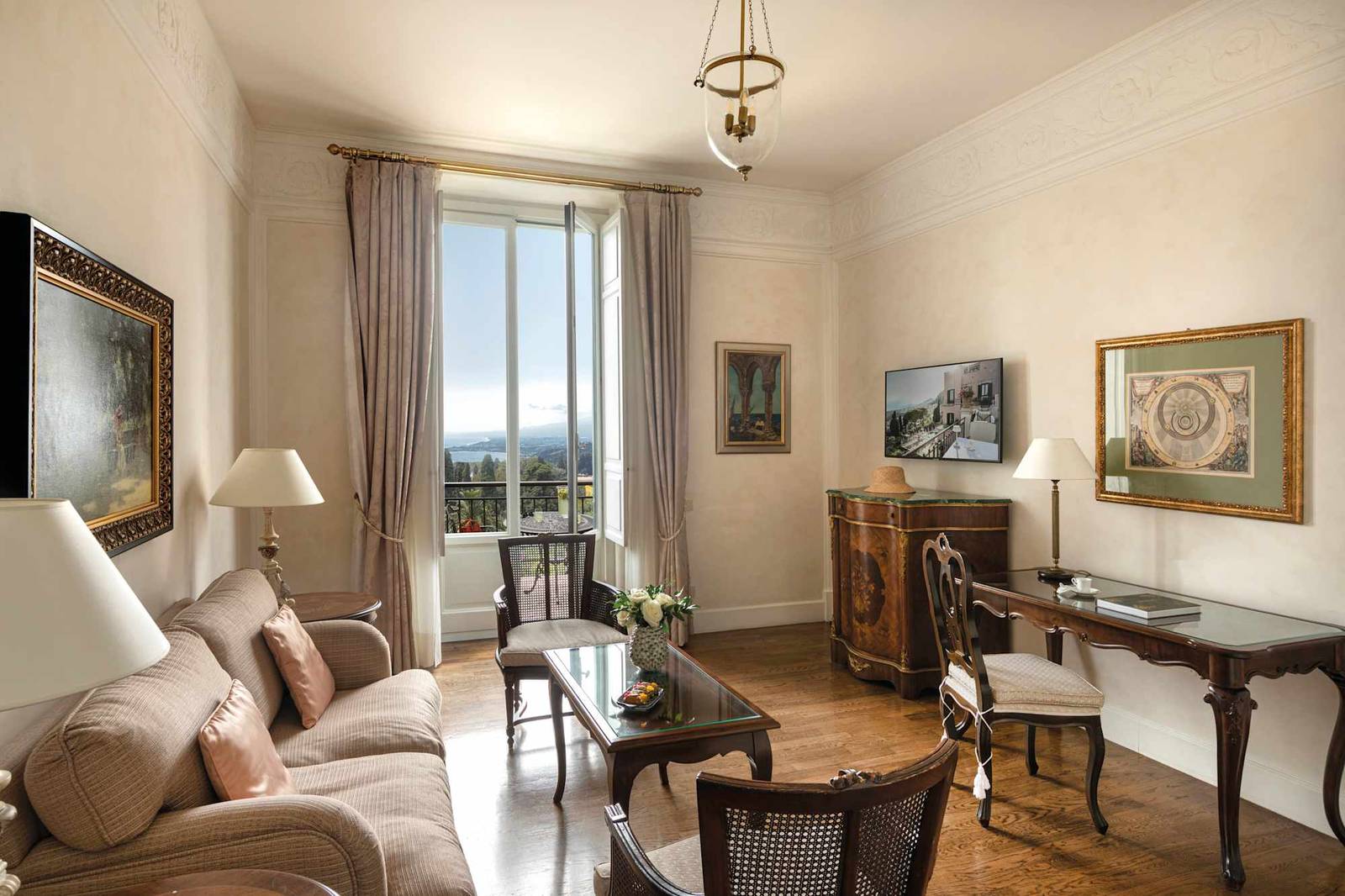 Grand Hotel Timeo Deluxe Suite 起居區