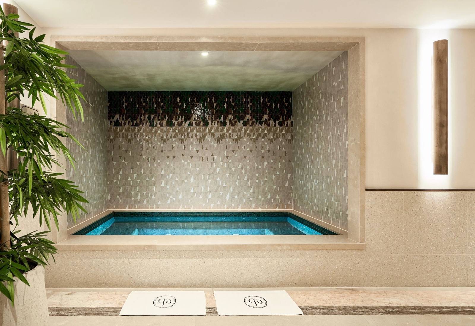 Grand Powers Thala Spa 大理石按摩池