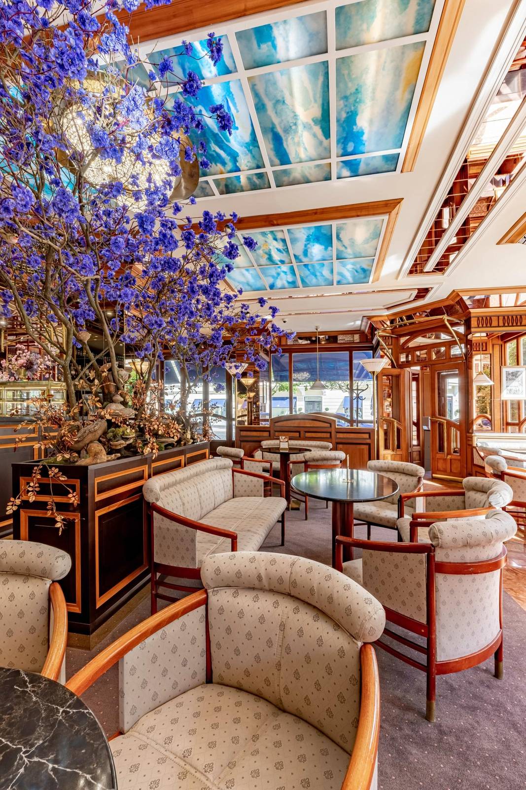 Grandhotel Pupp Café Pupp 玻璃天花板座位區