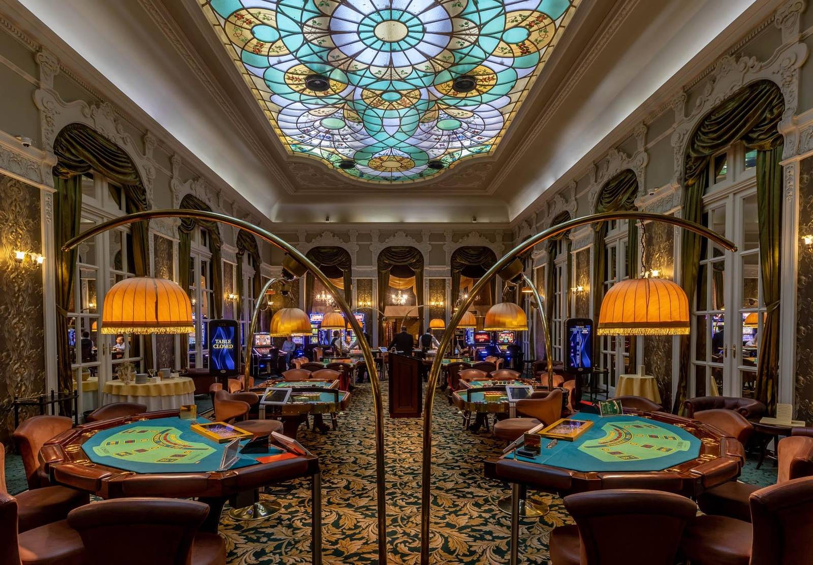 Grandhotel Pupp Casino 97 彩繪玻璃天花板賭場