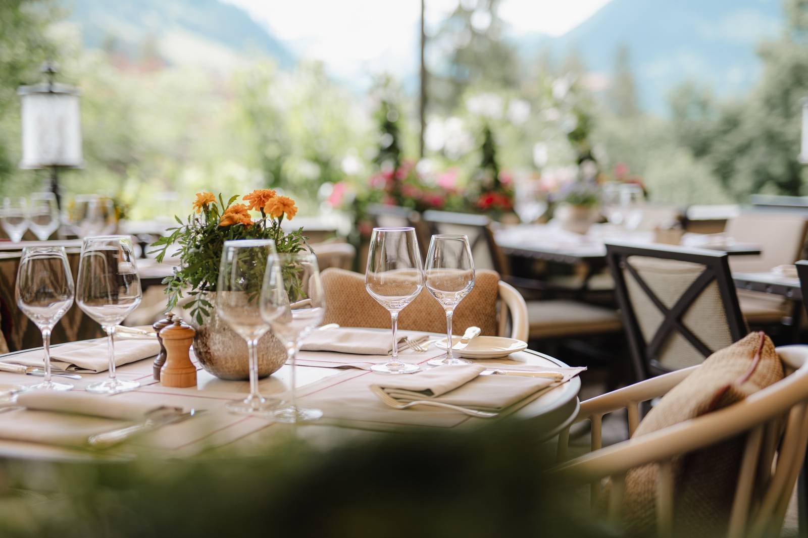 格施塔德 Gstaad Palace La Grande Terrasse 戶外露台餐桌