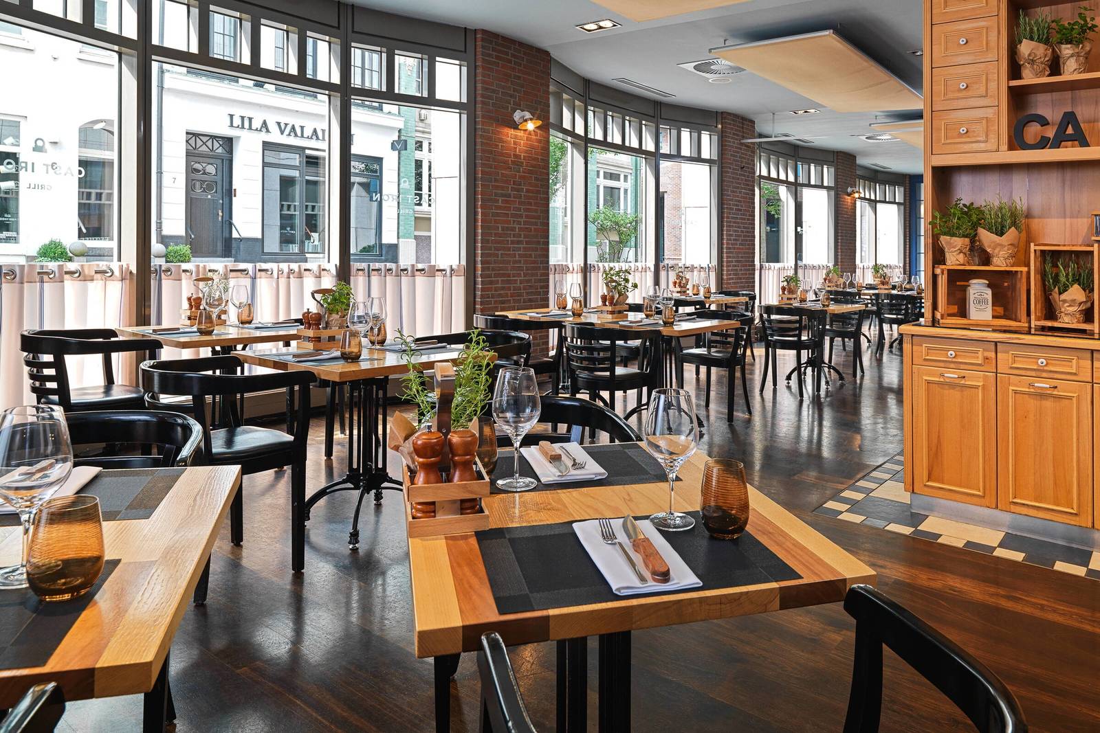 漢堡萬豪酒店 Cast Iron Grill 餐廳