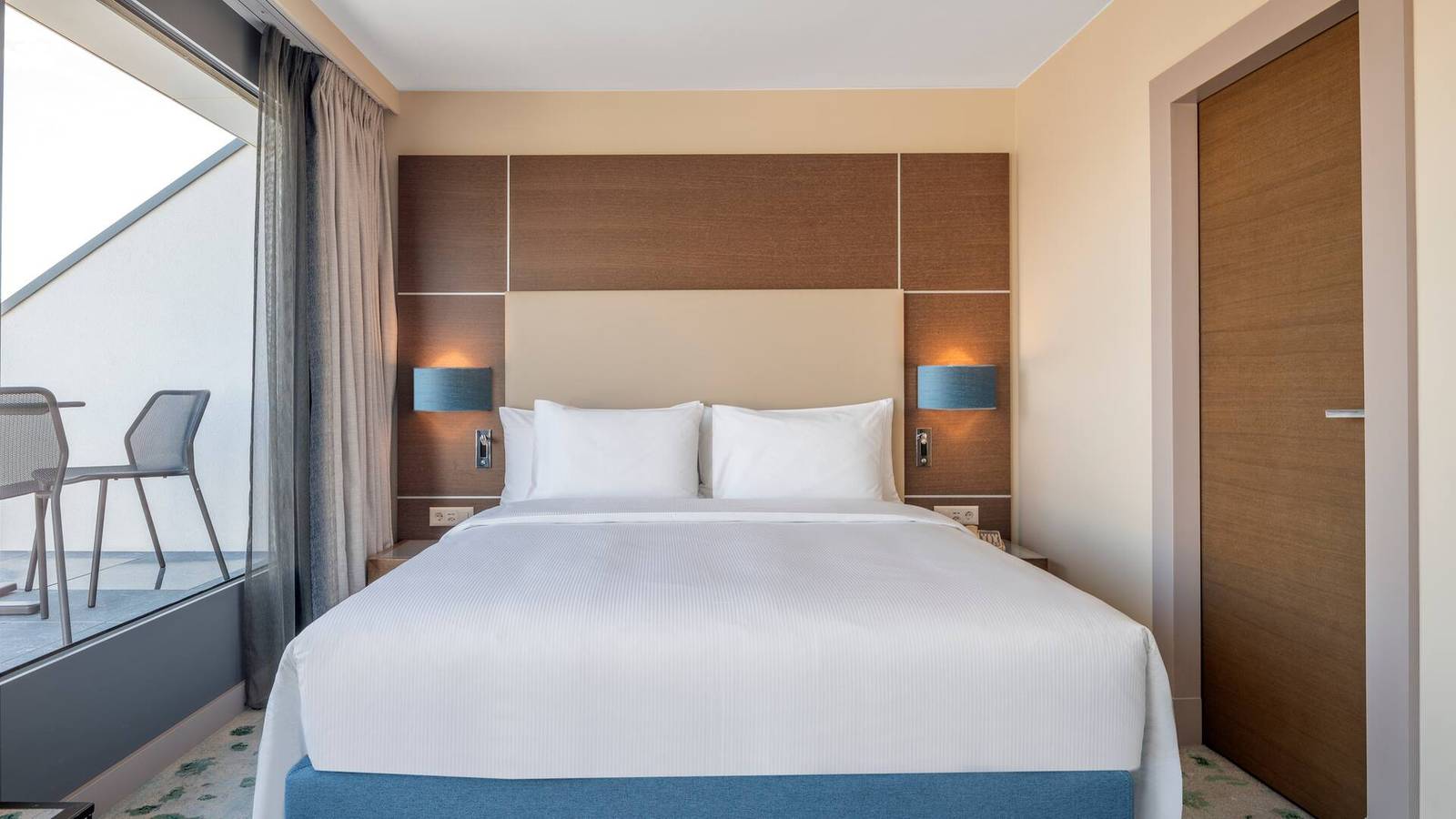 日內瓦希爾頓酒店附露台 Junior Suite 臥室