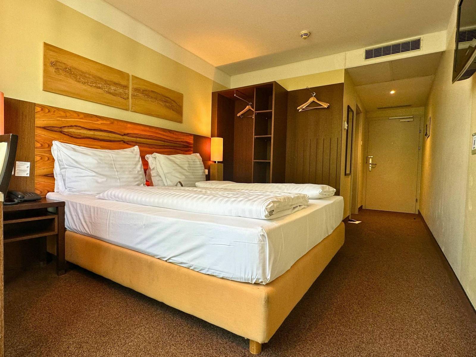 Holiday Inn Salzburg City 標準客房大床