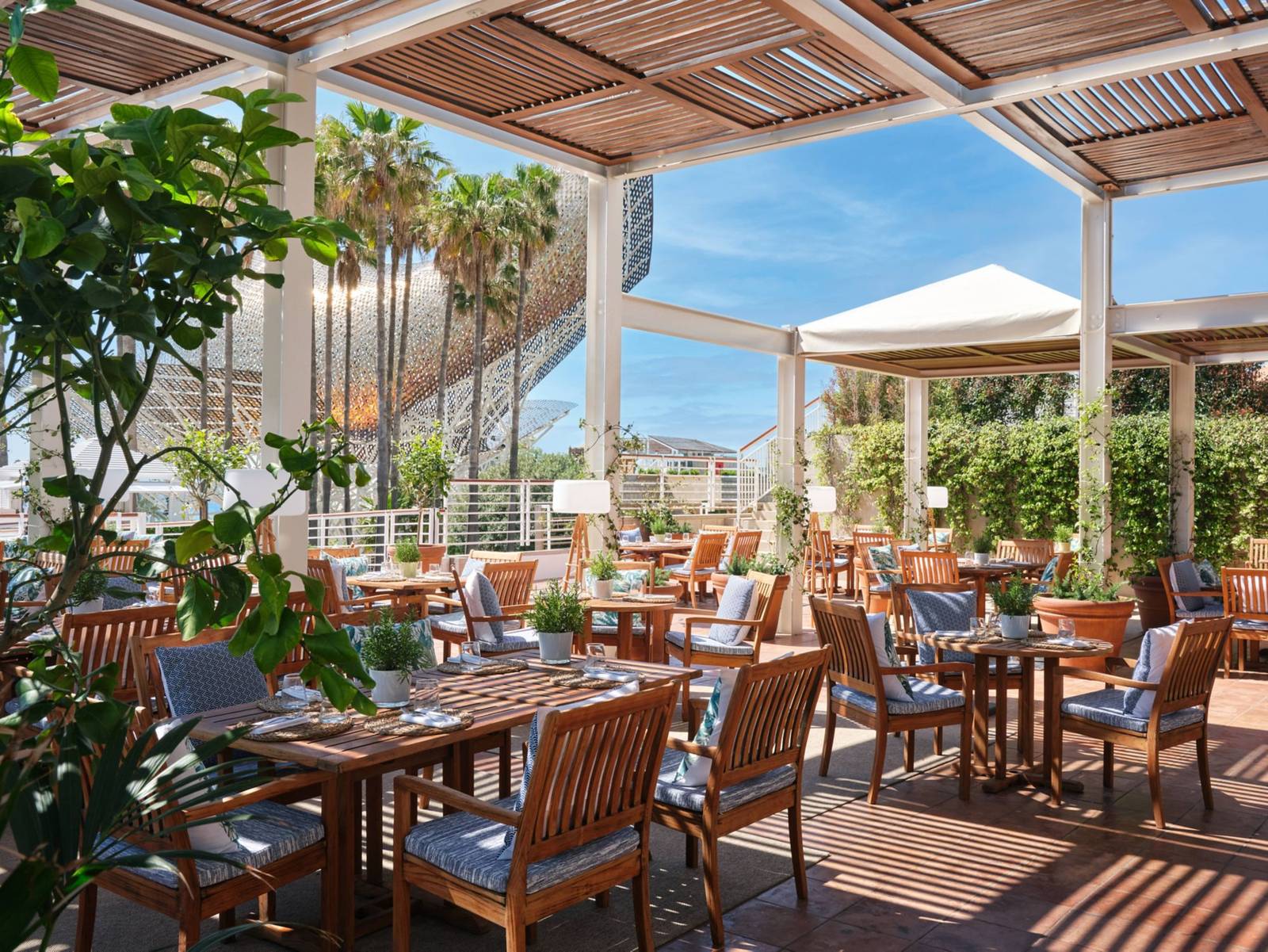 Hotel Arts Marina Coastal Club 戶外露台座位