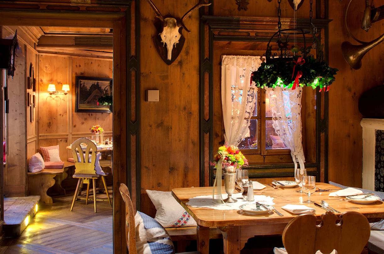 Hotel Bareiss Dorfstuben 木造農舍餐廳