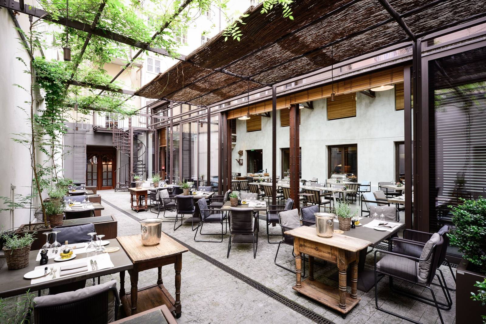 Hotel Bayerischer Hof Garden 餐廳夏季露台