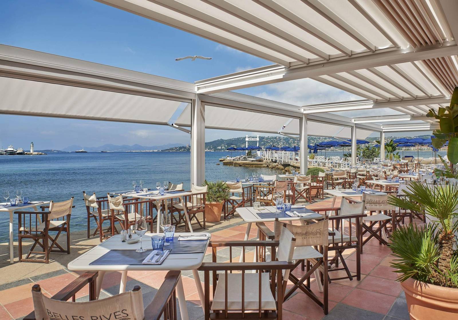 La Plage Belles Rives 海灘餐廳涼棚座位