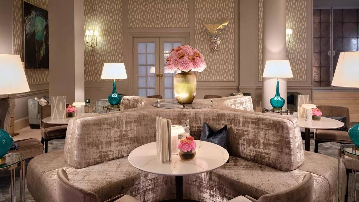 Hotel d'Angleterre Upper Lobby 絨面沙發座位區